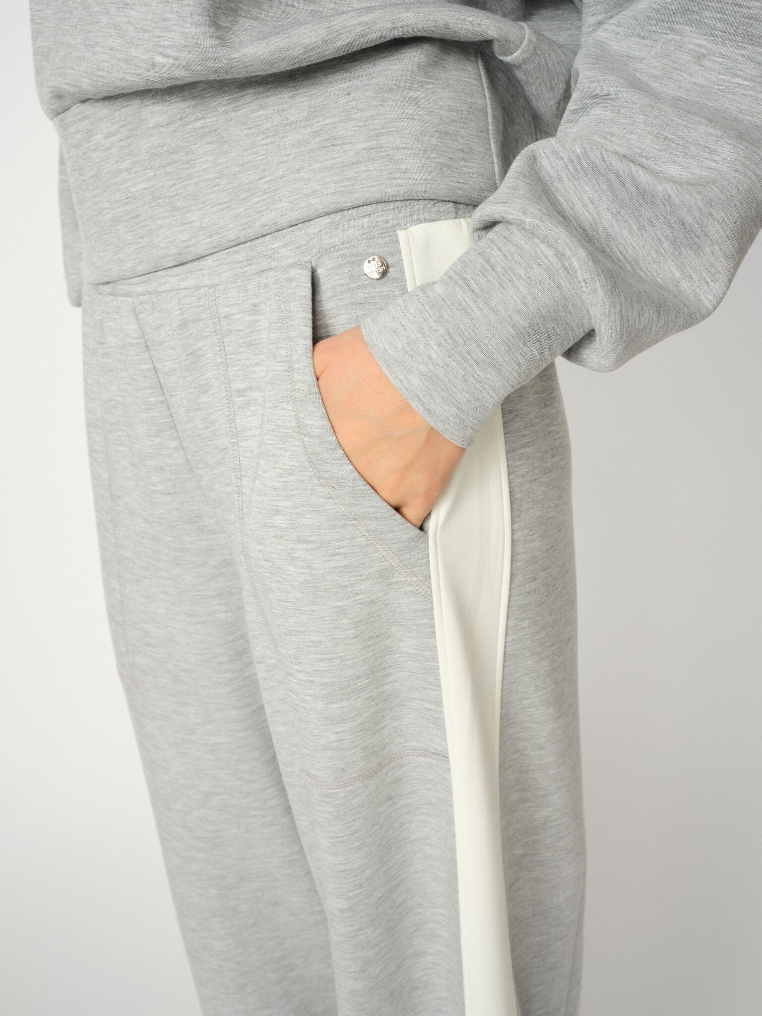 Modelshot / Grey Melange / Detail